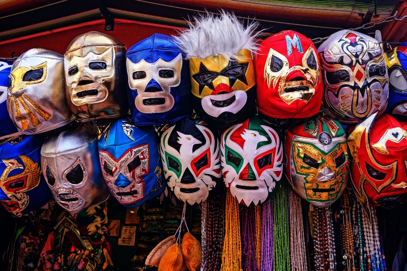 Varias máscaras de lucha libre