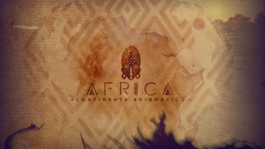 Sobre un fondo beige y sepia una máscara marrón, bajo la máscara la leyenda Africa Continente Enigmático